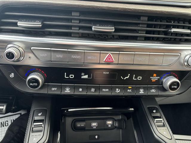Photo of 2020 Ebony Black Kia Telluride