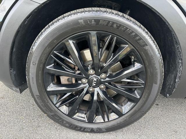 Photo of 2020 Ebony Black Kia Telluride