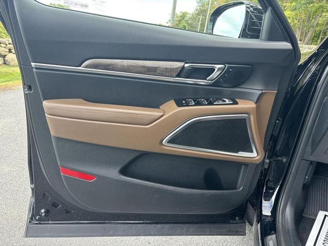 Photo of 2020 Ebony Black Kia Telluride