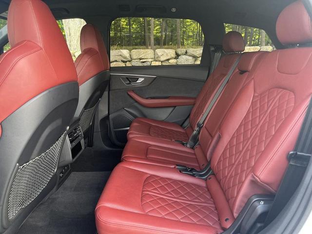 Photo of 2023 Glacier White Metallic Audi SQ7