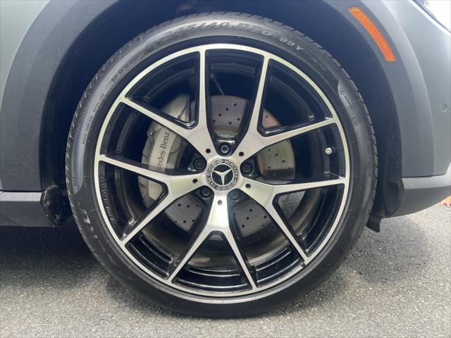 Photo of 2023 MANUFAKTUR Selenite Gray Magno Mercedes-Benz E-Class