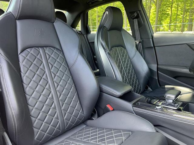 Photo of 2022 Tango Red Metallic Audi S4