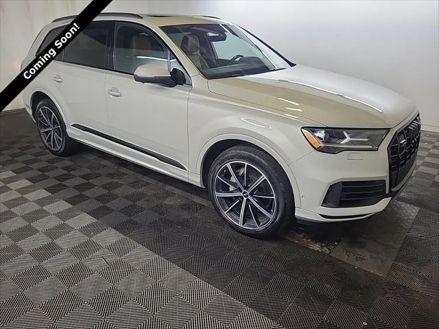 Photo of 2022 Vicuna Beige Metallic Audi Q7