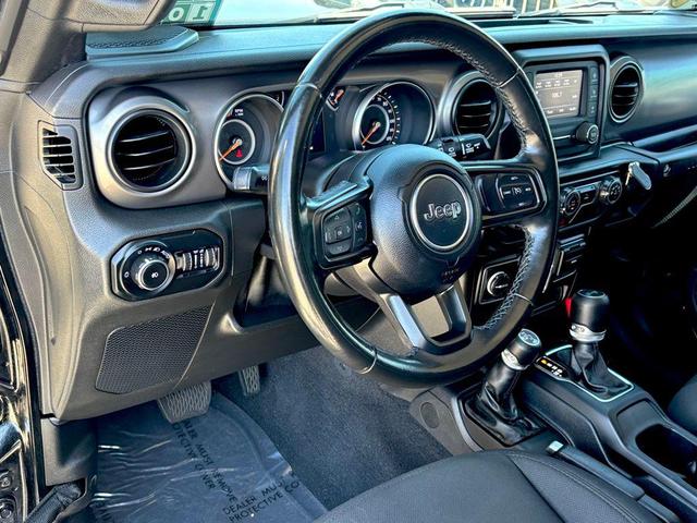 Photo of 2021 Black Clearcoat Jeep Wrangler
