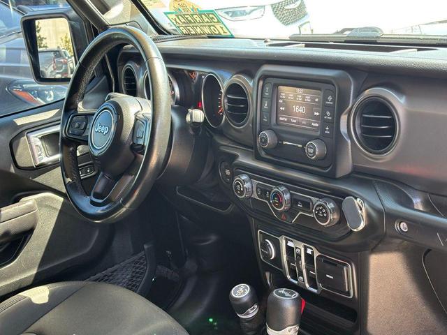 Photo of 2021 Black Clearcoat Jeep Wrangler