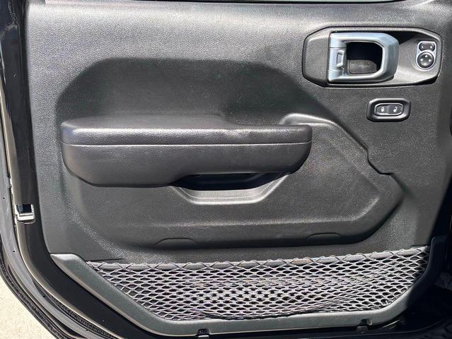 Photo of 2021 Black Clearcoat Jeep Wrangler