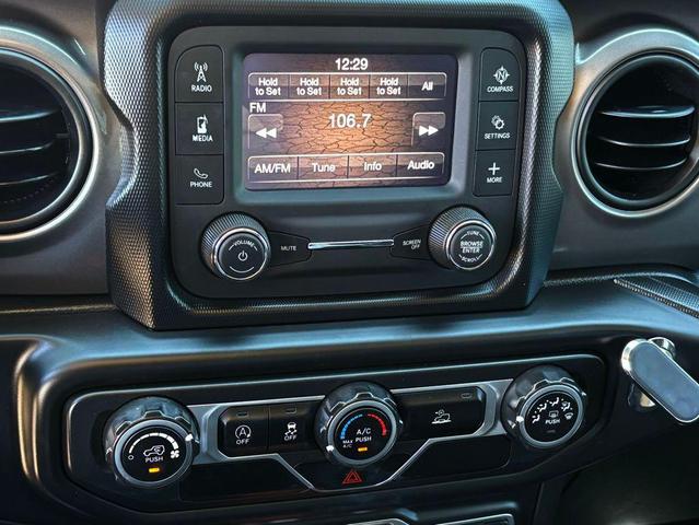 Photo of 2021 Black Clearcoat Jeep Wrangler
