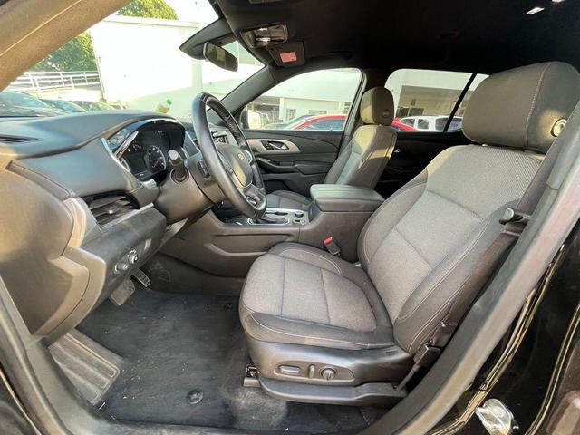 Photo of 2023 Black Metallic Chevrolet Traverse