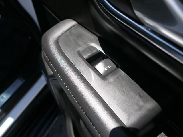 Photo of 2024 Summit White Chevrolet Suburban