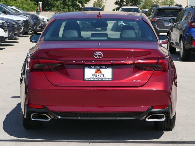Photo of 2022 Supersonic Red Toyota Avalon