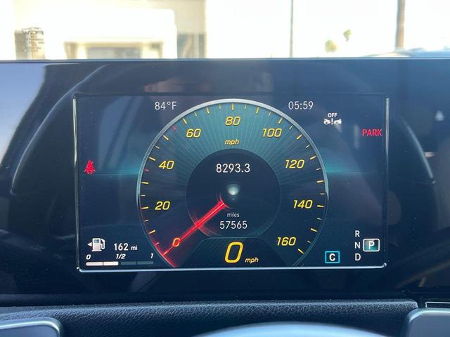 Photo of 2023 Galaxy Blue Metallic Mercedes-Benz GLB 250