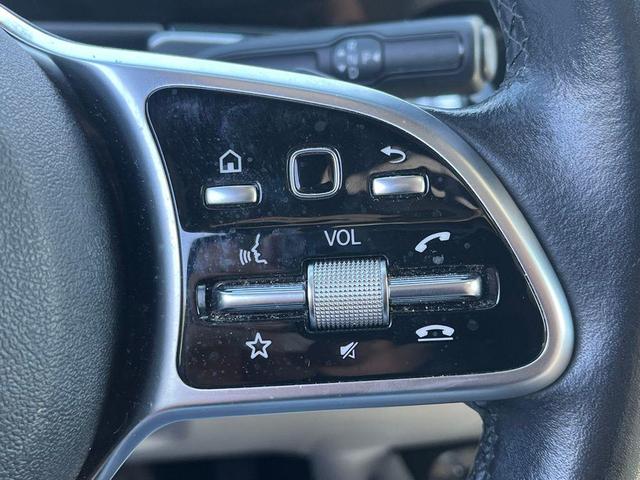Photo of 2023 Galaxy Blue Metallic Mercedes-Benz GLB 250