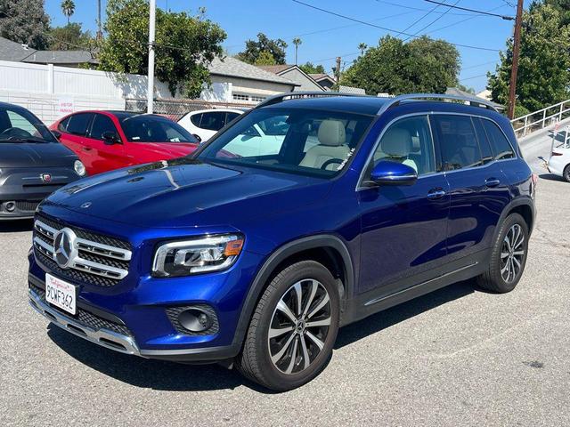 Photo of 2023 Galaxy Blue Metallic Mercedes-Benz GLB 250