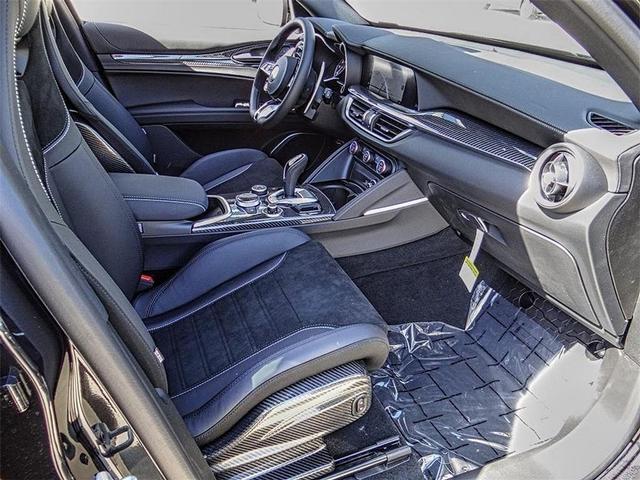 Photo of 2023 Black Alfa Romeo Stelvio