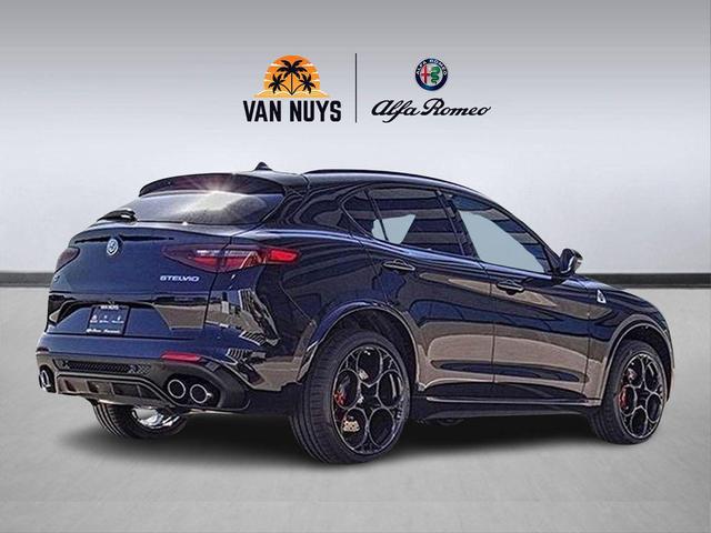 Photo of 2023 Black Alfa Romeo Stelvio