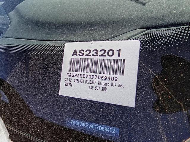Photo of 2023 Black Alfa Romeo Stelvio
