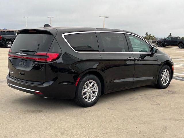 Photo of 2026 Diamond Chrysler Pacifica