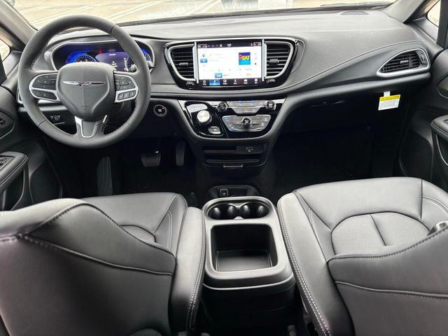 Photo of 2026 Diamond Chrysler Pacifica