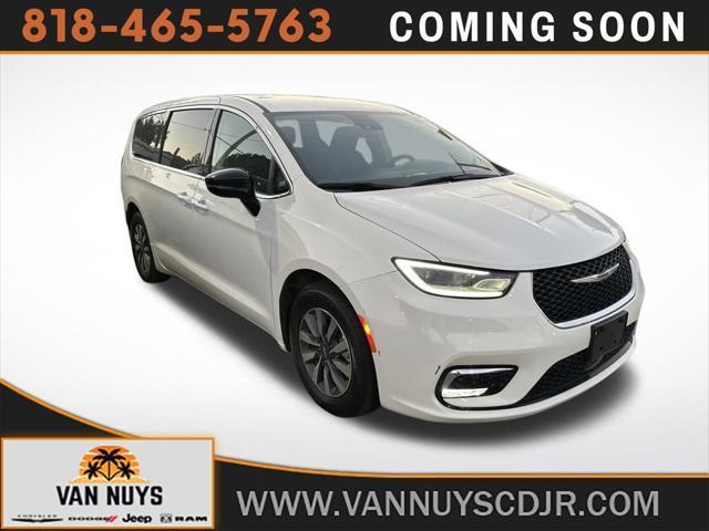 2024 Chrysler Pacifica Hybrid