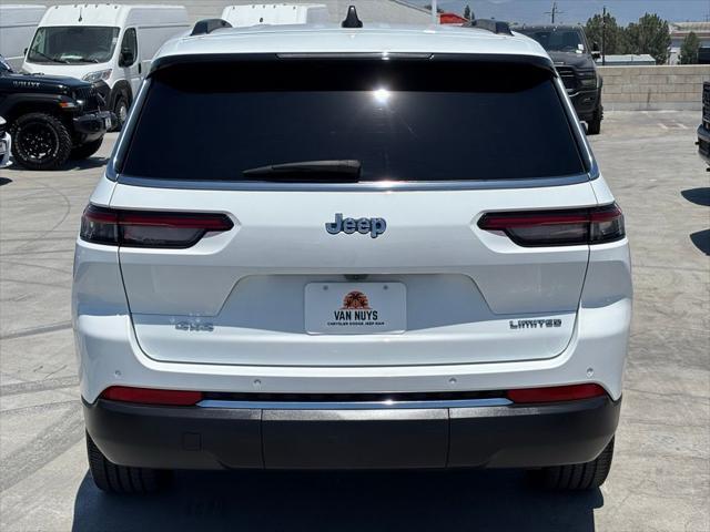 Photo of 2023 Bright White Clearcoat Jeep Grand Cherokee L