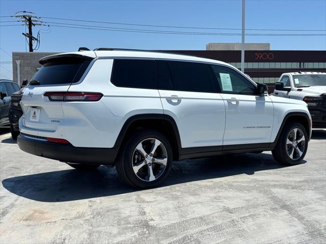 Photo of 2023 Bright White Clearcoat Jeep Grand Cherokee L