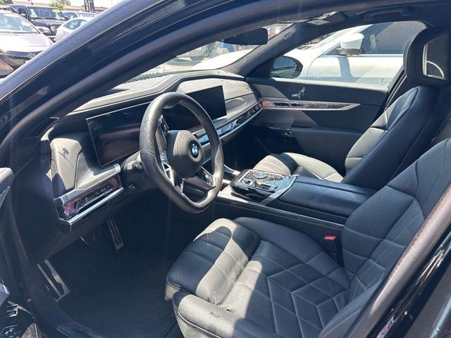 Photo of 2024 Carbon Black Metallic BMW 740