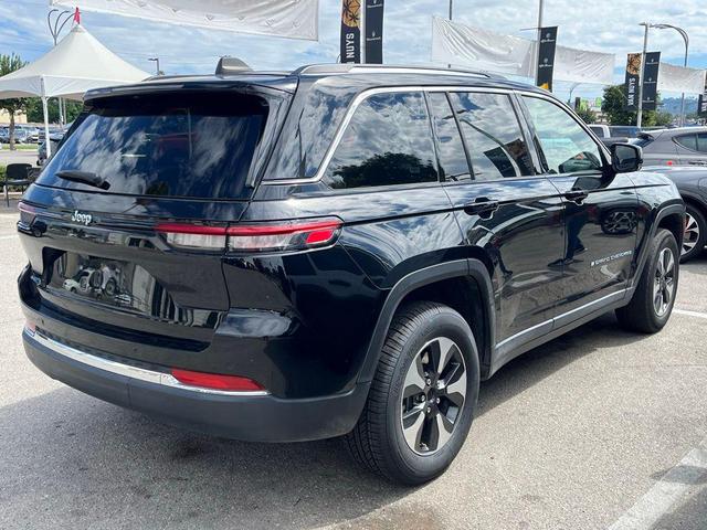 Photo of 2023 Diamond Black Crystal Pearlcoat Jeep Grand Cherokee 4xe