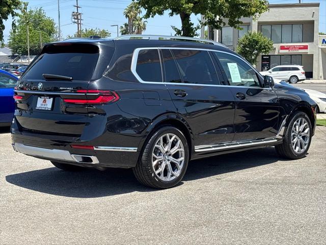 Photo of 2024 Carbon Black Metallic BMW X7