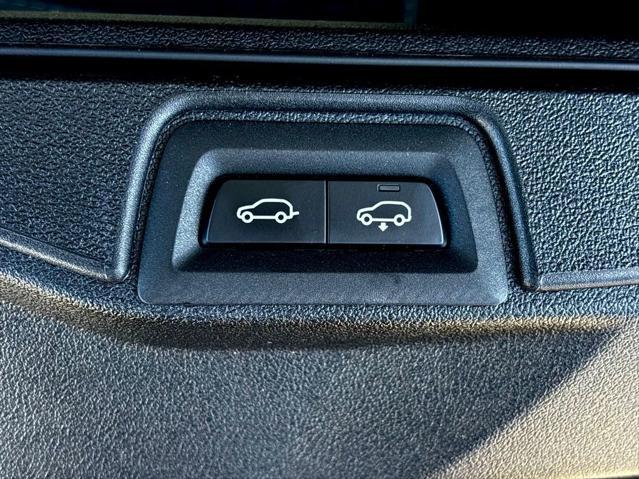 Photo of 2024 Carbon Black Metallic BMW X7