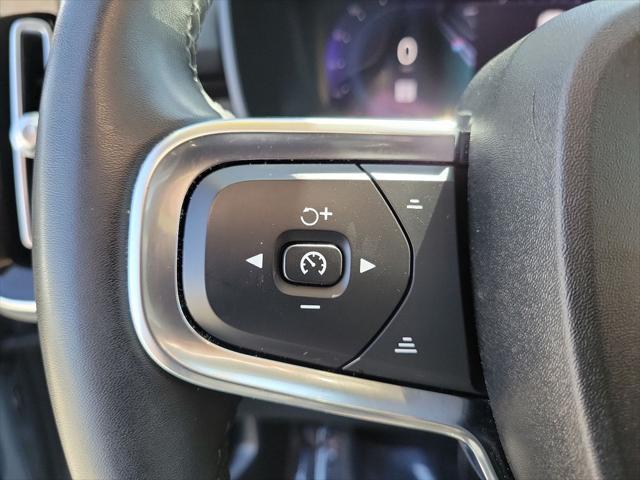 Photo of 2023 Gray Volvo XC40
