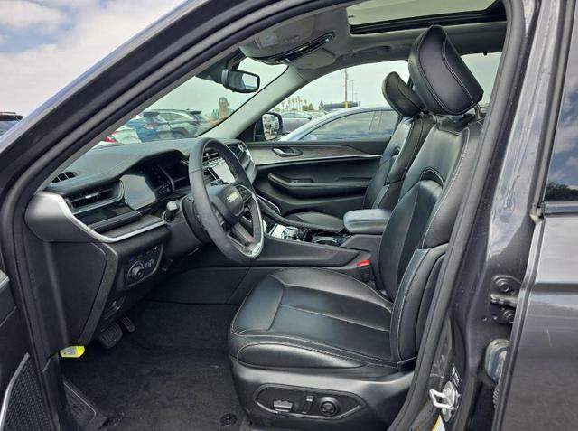 Photo of 2023 Baltic Gray Metallic Clearcoat Jeep Grand Cherokee 4xe