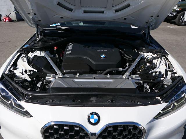Photo of 2023 Alpine White BMW 430