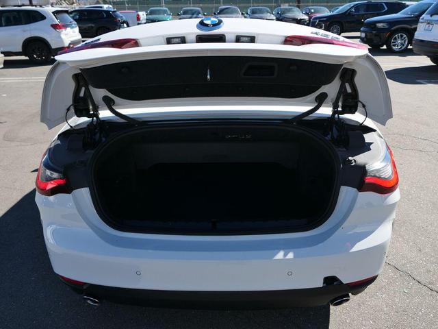 Photo of 2023 Alpine White BMW 430