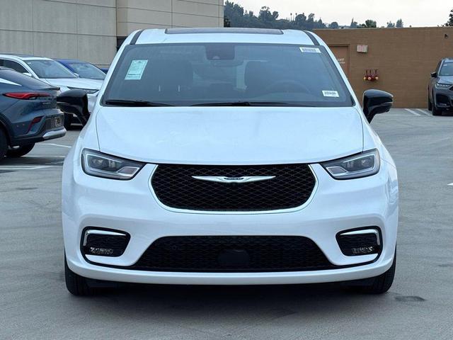 Photo of 2026 Pw7 Chrysler Pacifica