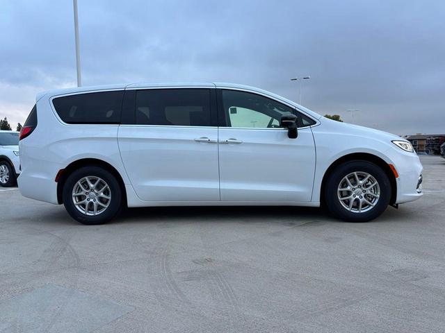 Photo of 2026 Pw7 Chrysler Pacifica