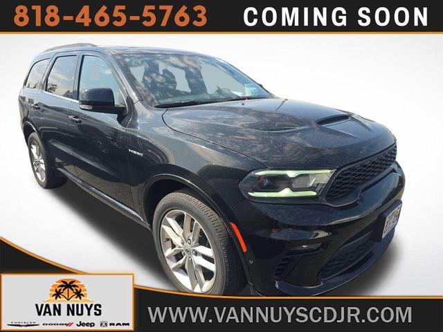 Photo of 2023 DB Black Crystal Clearcoat Dodge Durango