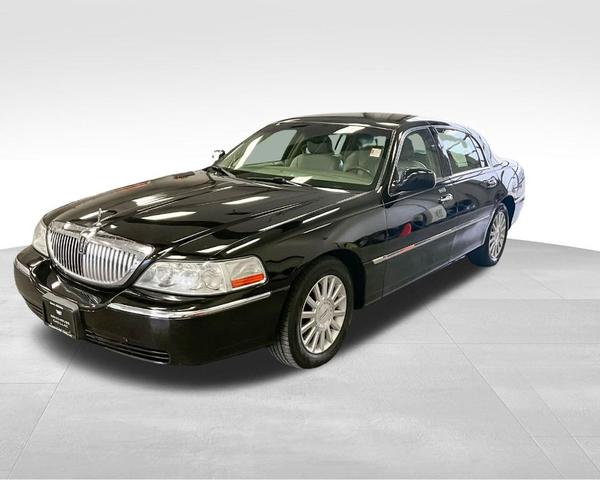 2004 Lincoln Town Car