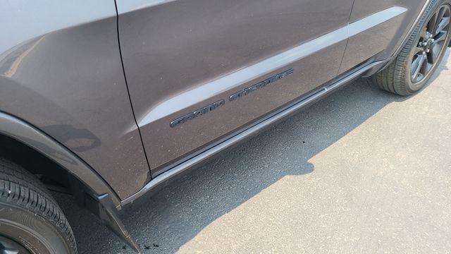 Photo of 2020 Gray Jeep Grand Cherokee