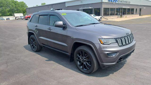 Photo of 2020 Gray Jeep Grand Cherokee