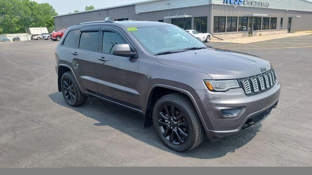 Photo of 2020 Gray Jeep Grand Cherokee