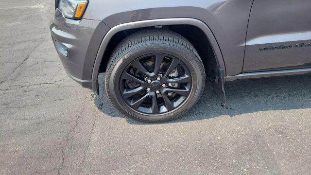 Photo of 2020 Gray Jeep Grand Cherokee
