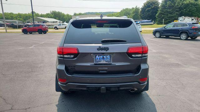 Photo of 2020 Gray Jeep Grand Cherokee