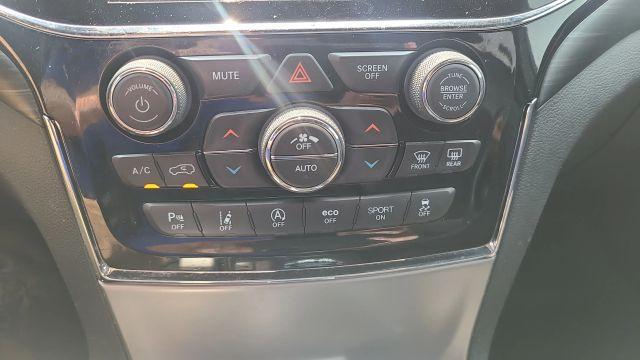 Photo of 2020 Gray Jeep Grand Cherokee