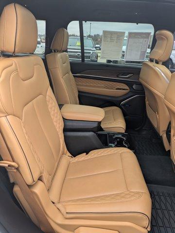 Photo of 2023 Bright White Clearcoat Jeep Grand Cherokee L
