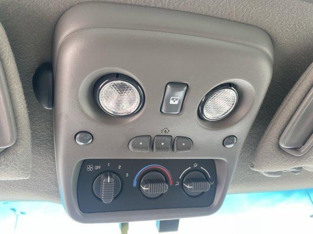 Photo of 2002 Light Pewter Metallic Chevrolet Tahoe