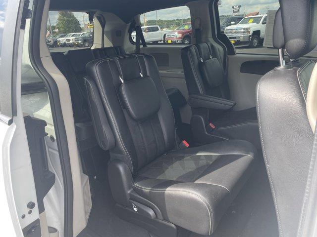 Photo of 2019 White Knuckle Clearcoat Dodge Grand Caravan