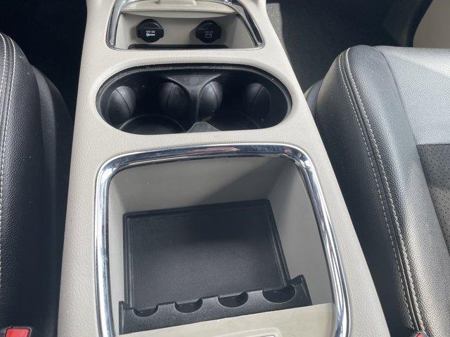 Photo of 2019 White Knuckle Clearcoat Dodge Grand Caravan