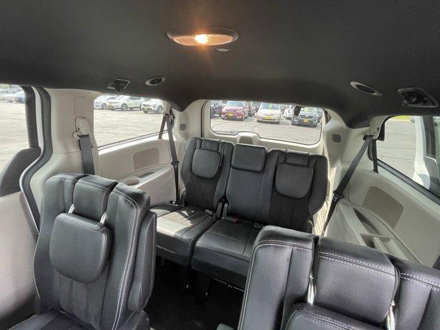 Photo of 2019 White Knuckle Clearcoat Dodge Grand Caravan