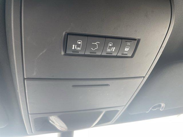Photo of 2019 White Knuckle Clearcoat Dodge Grand Caravan