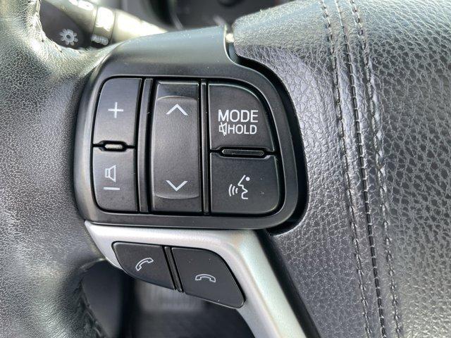 Photo of 2017 Celestial Silver Metallic Toyota Highlander